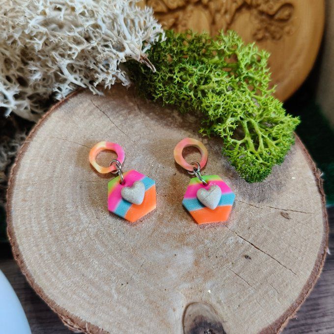 Marqueurs fluo et petit coeur