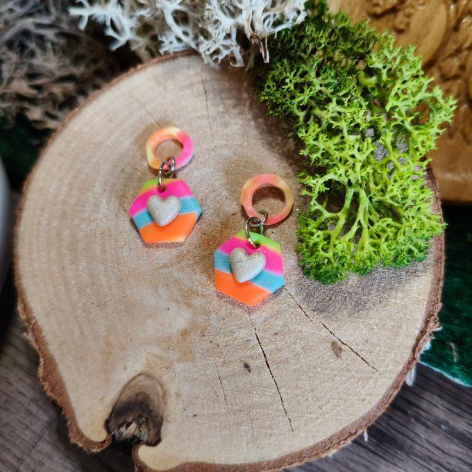 Marqueurs fluo et petit coeur